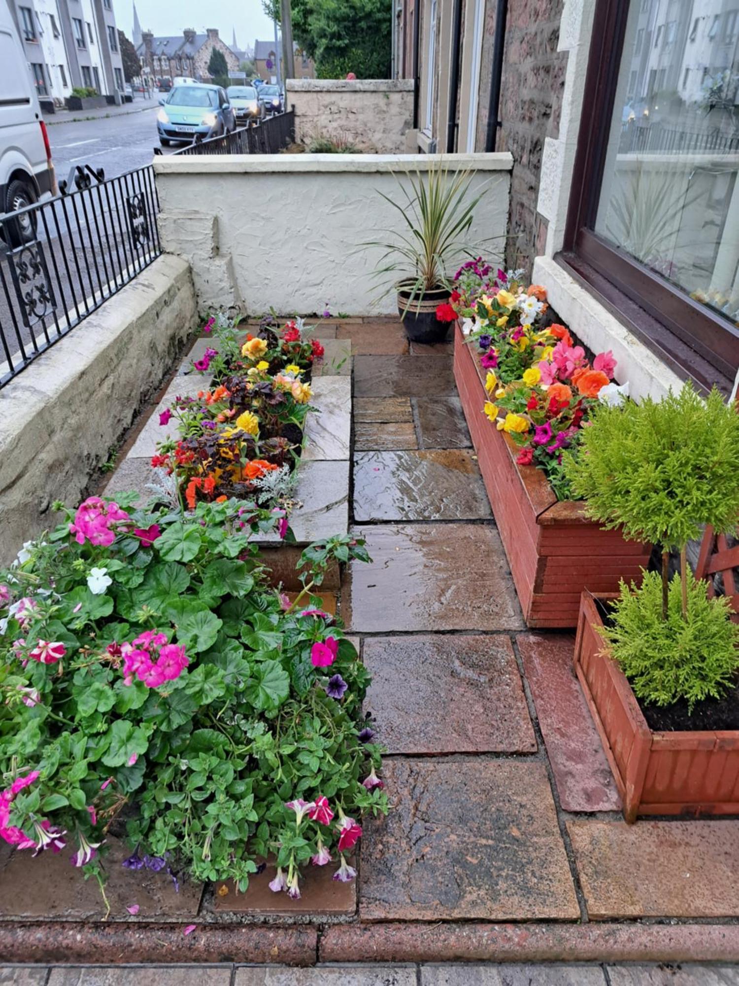 No 27 Bed & Breakfast Инвернес Екстериор снимка