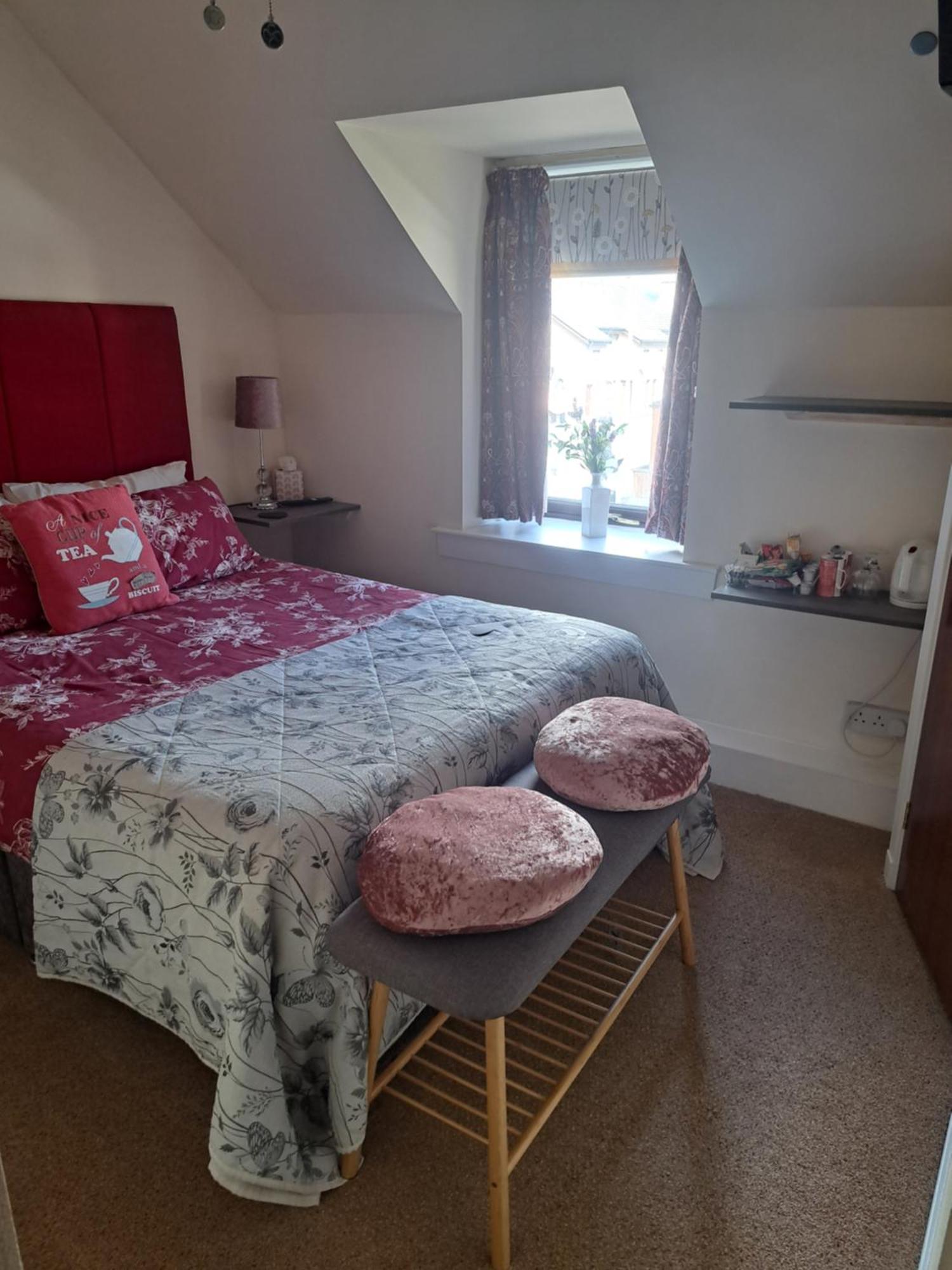 No 27 Bed & Breakfast Инвернес Екстериор снимка